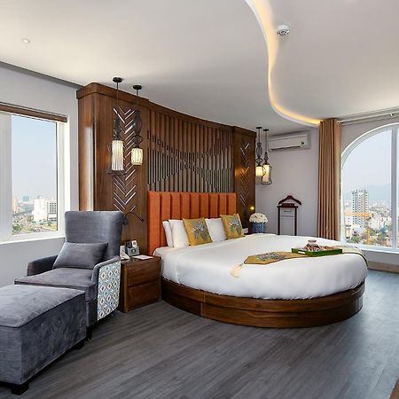 Tgt Beach Hotel Da Nang Exteriör bild